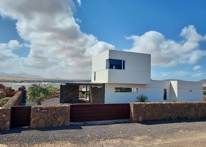 Private With Pool In Βίλα Lajares
