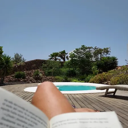 Private With Pool In וילה *