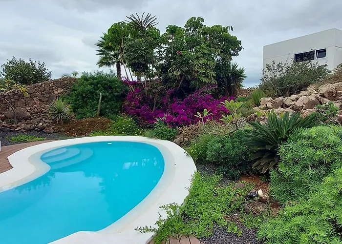 别墅 Private With Pool In *